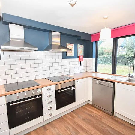 公寓 Modern 5 Bedroom Budget In Headingley