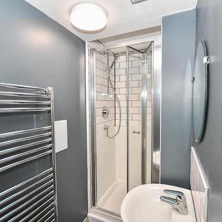 Appartement Modern 5 Bedroom Budget In Headingley