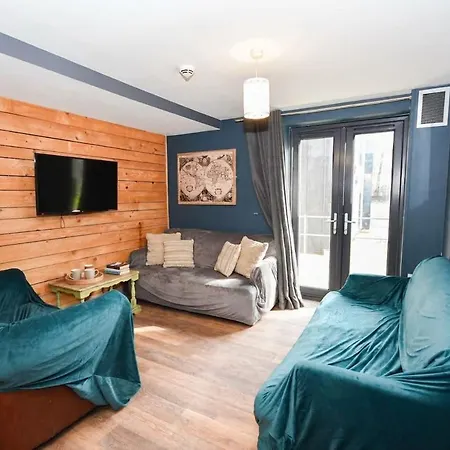 Modern 5 Bedroom Budget In Headingley Апартаменты Лидс