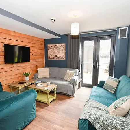 Апартаменты Modern 5 Bedroom Budget In Headingley Лидс
