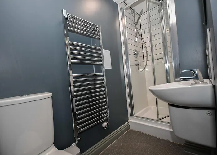 Modern 5 Bedroom Budget In Headingley 公寓 利兹