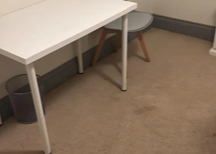 Modern 5 Bedroom Budget In Headingley