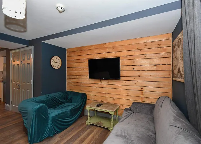 Modern 5 Bedroom Budget In Headingley Appartamento