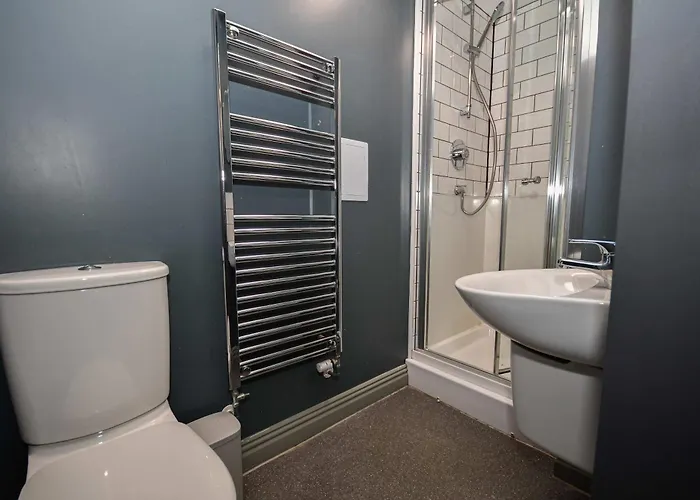 Modern 5 Bedroom Budget In Headingley Leeds (West Yorkshire)